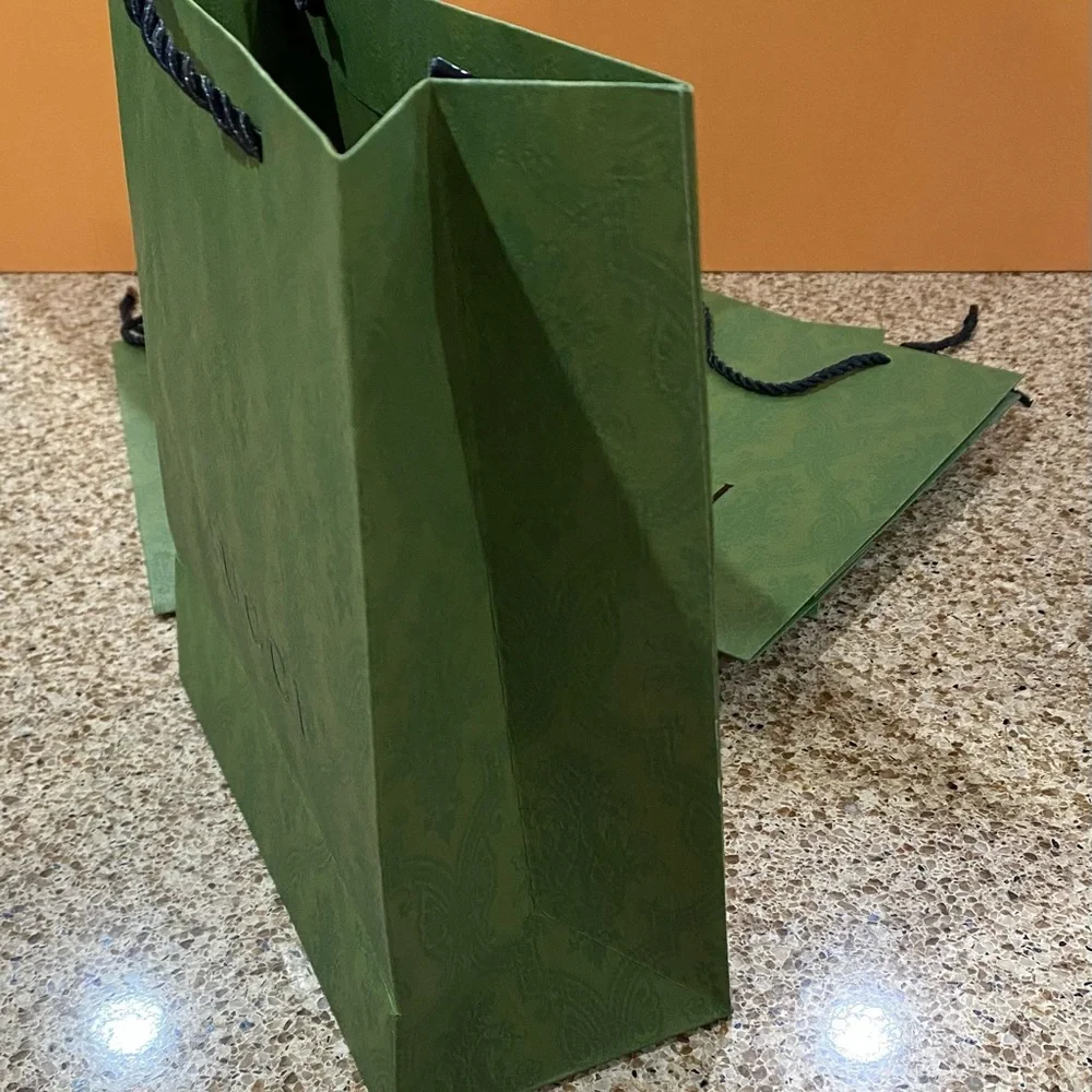 10 Gucci gift bags